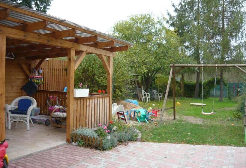 بنسيون Apartments   Penzion Lena