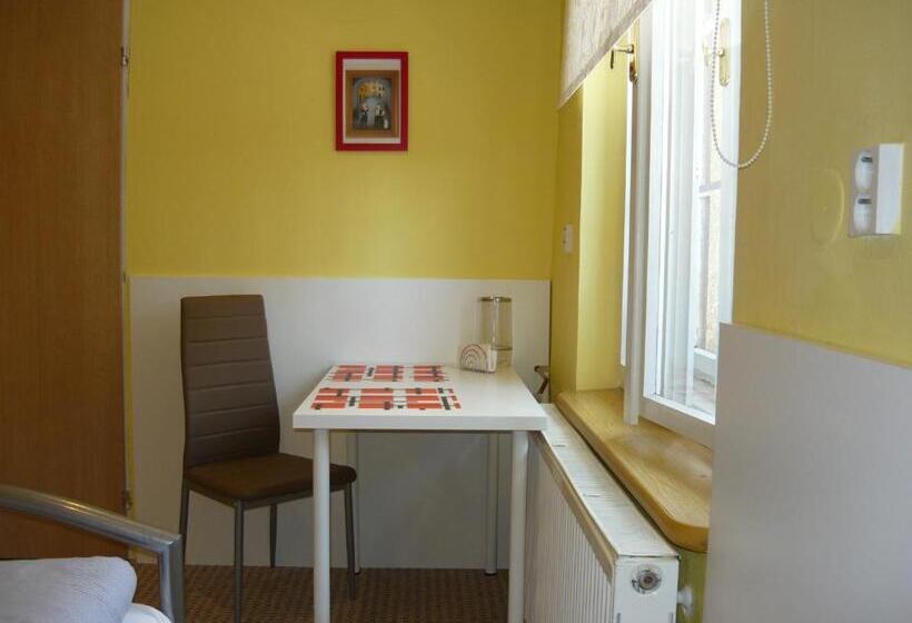 بنسيون Apartments   Penzion Lena