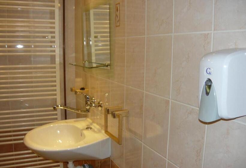 بنسيون Apartments   Penzion Lena