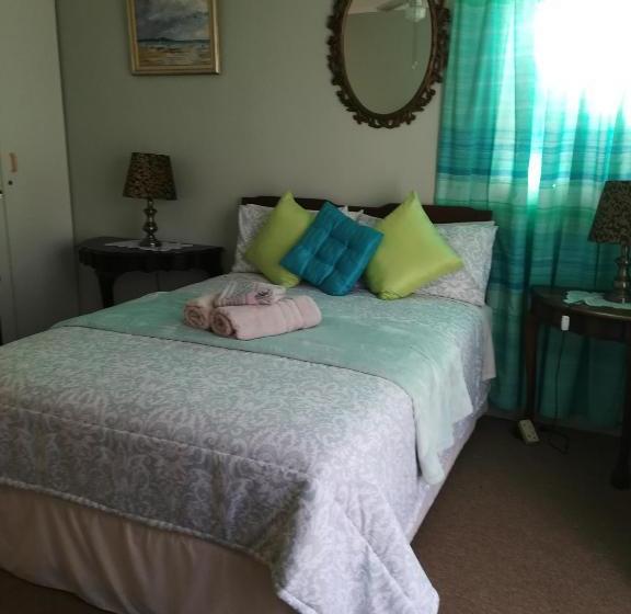 פנסיון Avondsrus Guesthouse