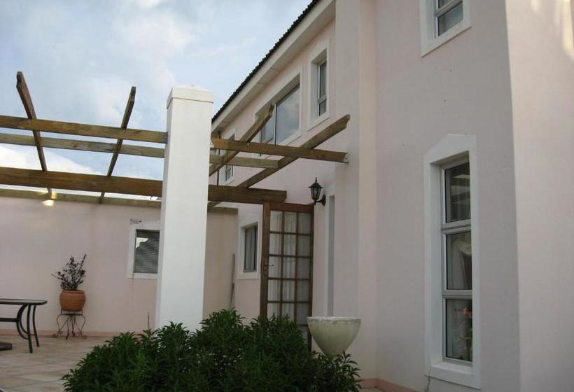 פנסיון Avondsrus Guesthouse