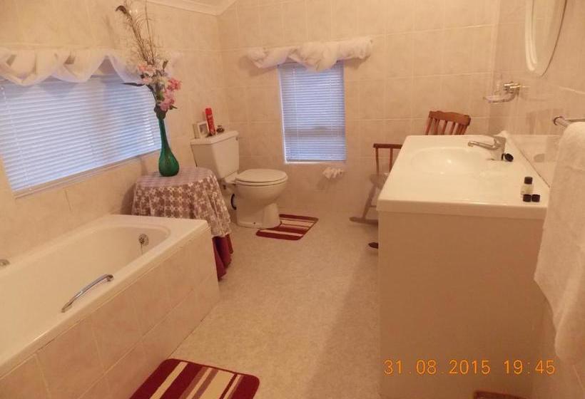 פנסיון Avondsrus Guesthouse