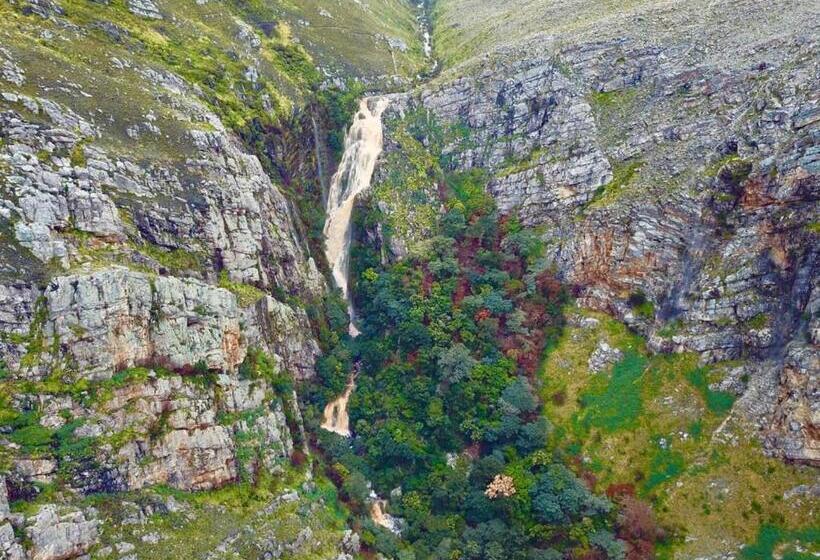 פנסיון Avondsrus Guesthouse