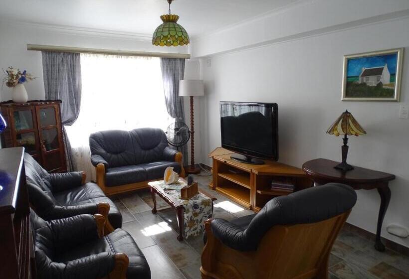 بنسيون Big Skies Guesthouse