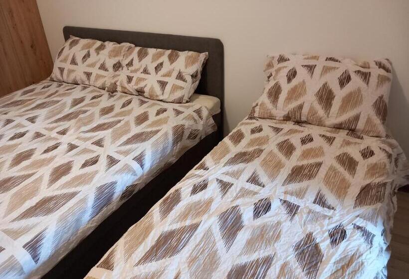 پانسیون Castello