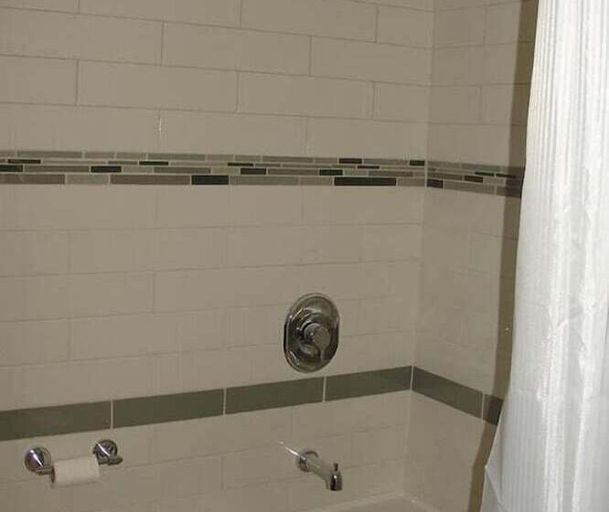 ペンション Eileen S Bed & Breakfast   Guest House