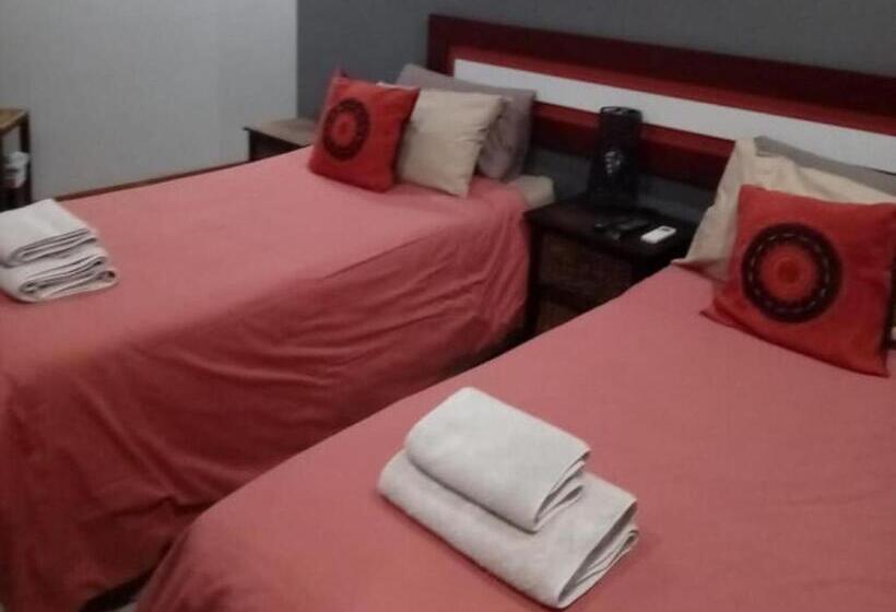 פנסיון Grand Central Guesthouse