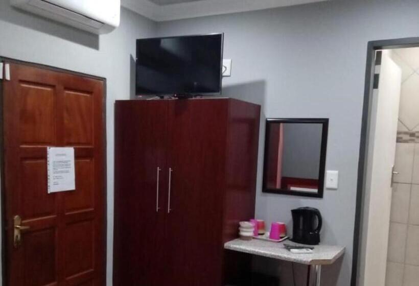 פנסיון Grand Central Guesthouse