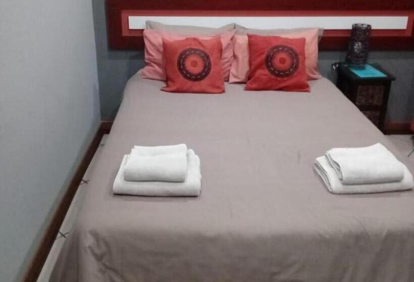 פנסיון Grand Central Guesthouse