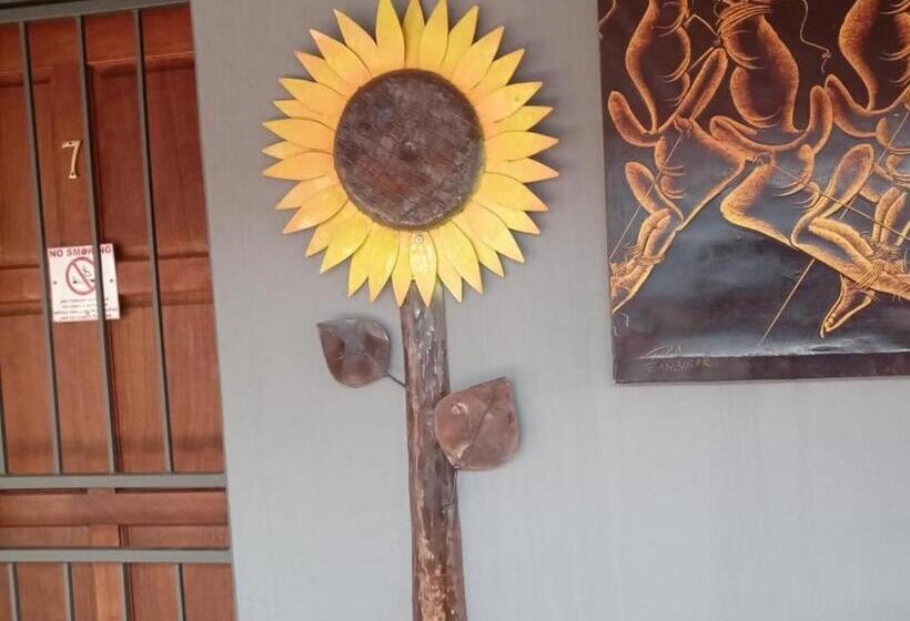 פנסיון Grand Central Guesthouse