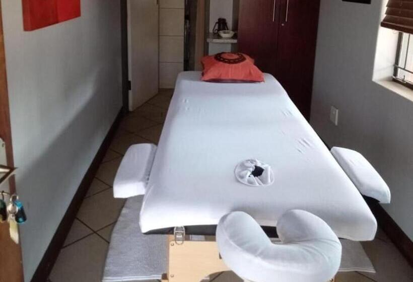 פנסיון Grand Central Guesthouse