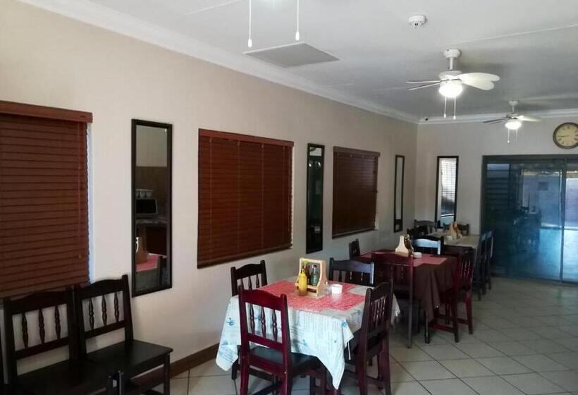 פנסיון Grand Central Guesthouse