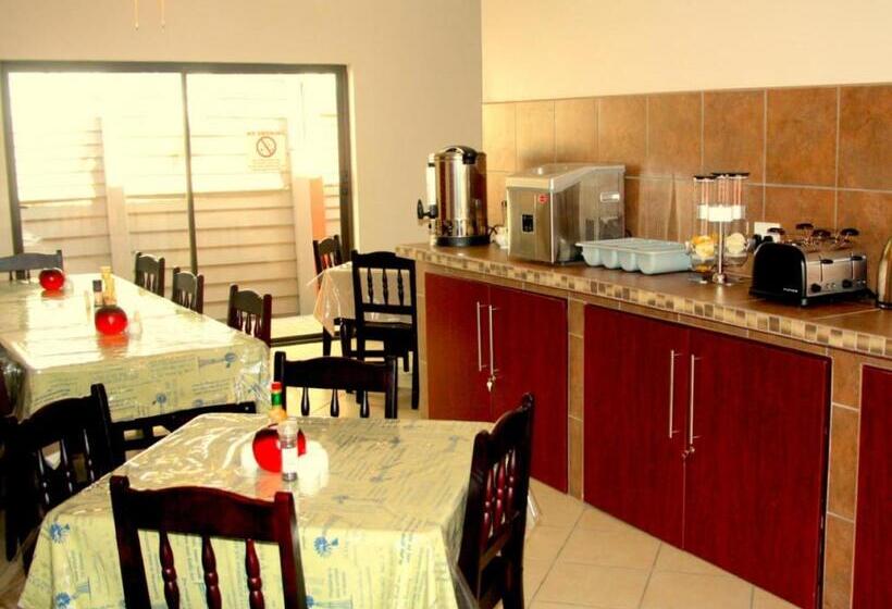 פנסיון Grand Central Guesthouse