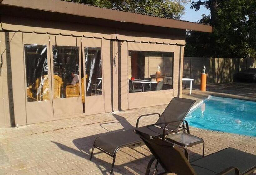 פנסיון Grand Central Guesthouse