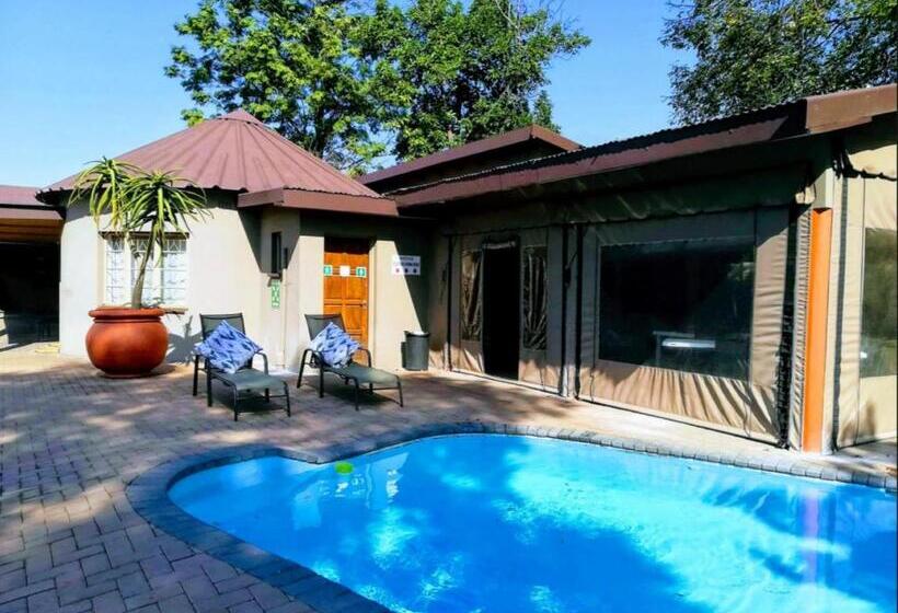 פנסיון Grand Central Guesthouse