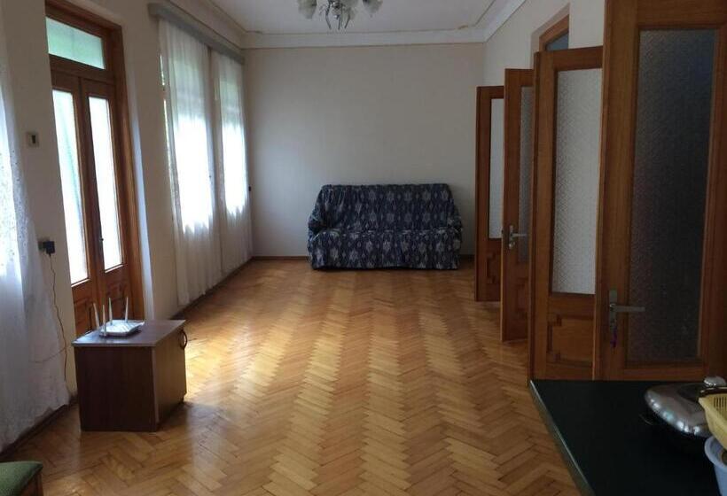 پانسیون Guest House 118 In Kvariati