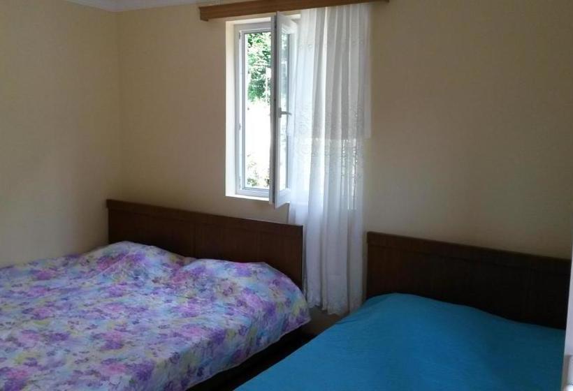 پانسیون Guest House 118 In Kvariati