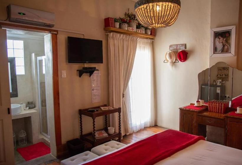 פנסיון Mirabel Guesthouse