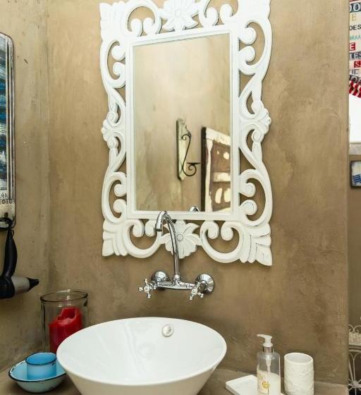 פנסיון Mirabel Guesthouse