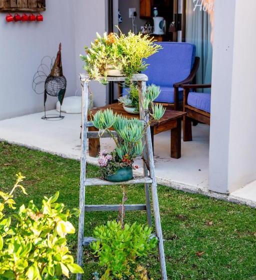 פנסיון Mirabel Guesthouse