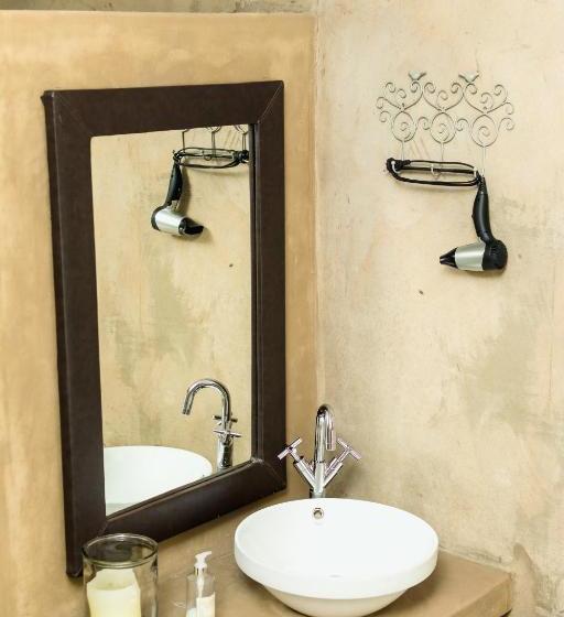 פנסיון Mirabel Guesthouse