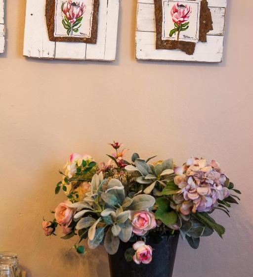 פנסיון Mirabel Guesthouse