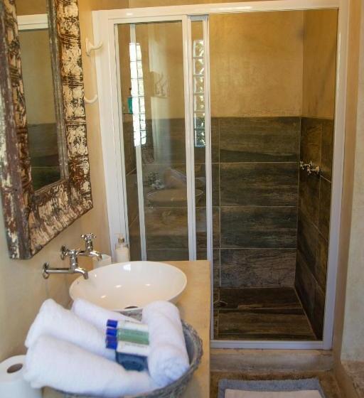 פנסיון Mirabel Guesthouse