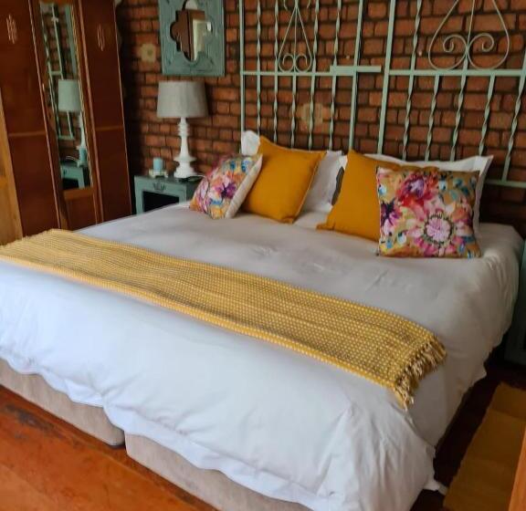 פנסיון Mirabel Guesthouse