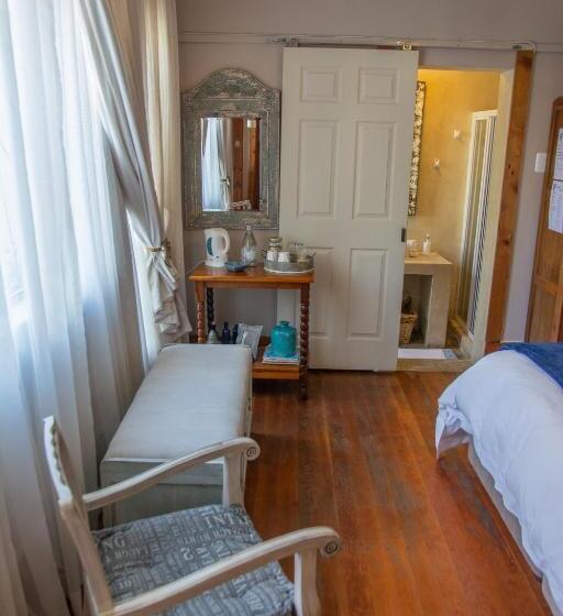 פנסיון Mirabel Guesthouse