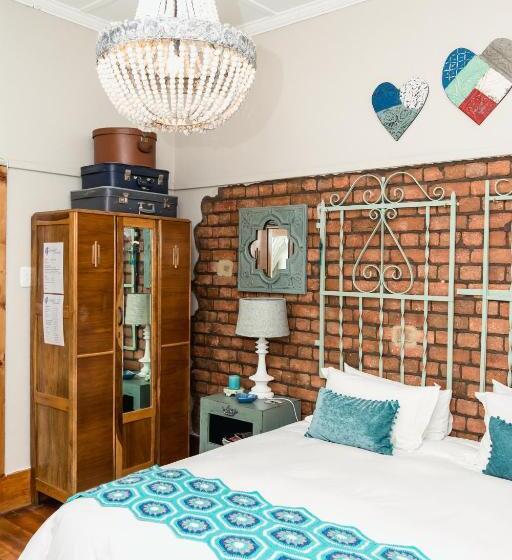 פנסיון Mirabel Guesthouse