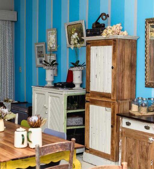 פנסיון Mirabel Guesthouse