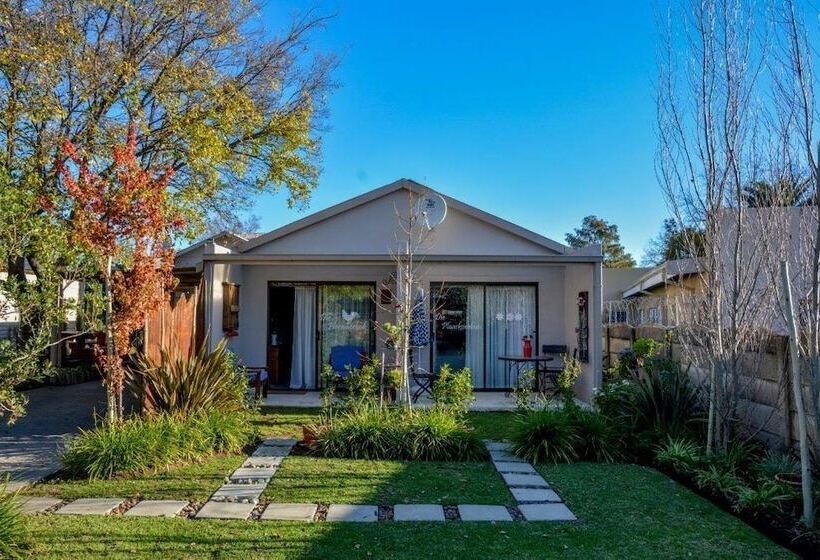 פנסיון Mirabel Guesthouse