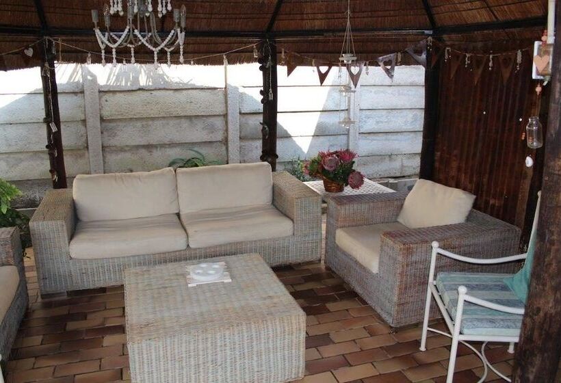 פנסיון Mirabel Guesthouse