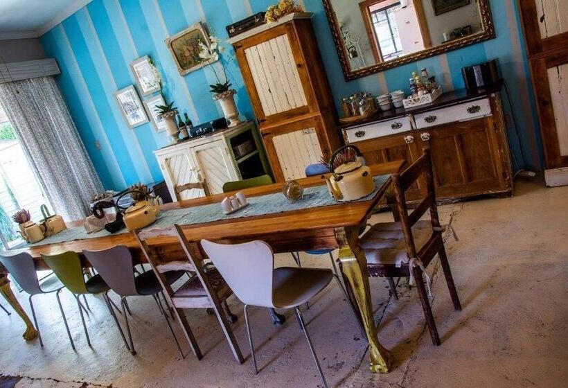 פנסיון Mirabel Guesthouse