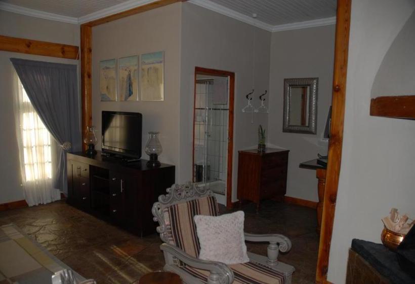 פנסיון Moonlight Manor