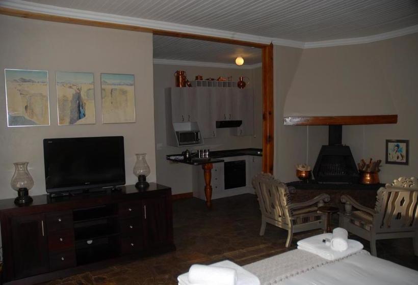 פנסיון Moonlight Manor