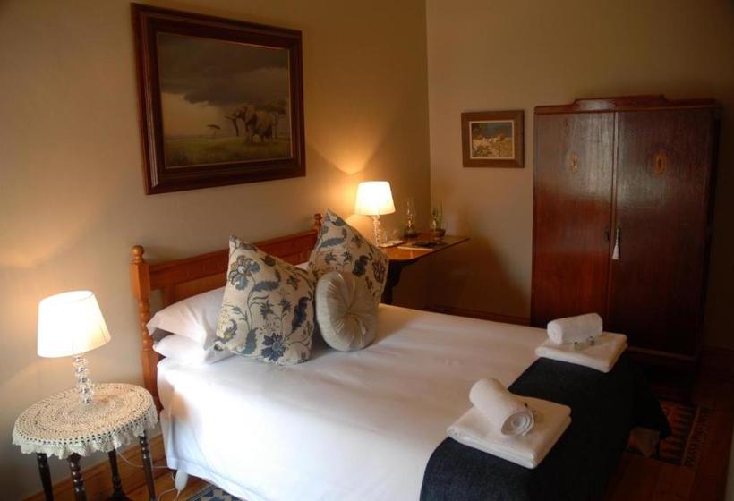 פנסיון Moonlight Manor