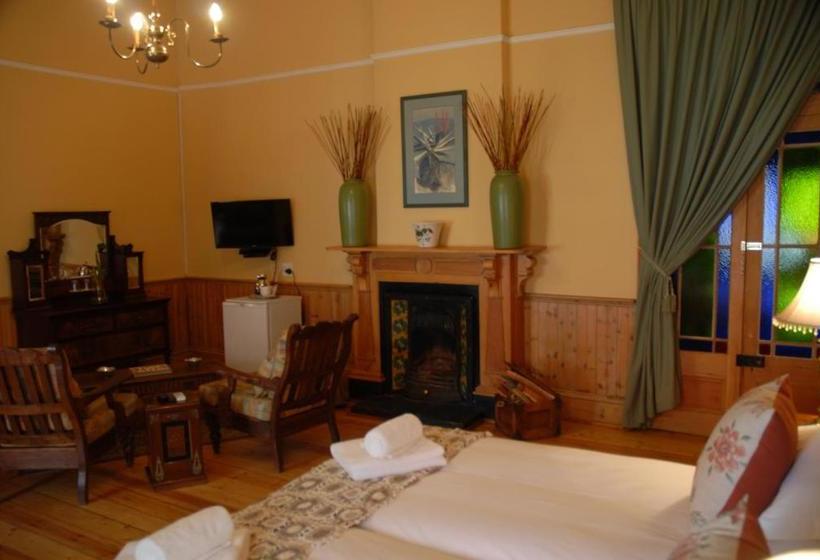 פנסיון Moonlight Manor