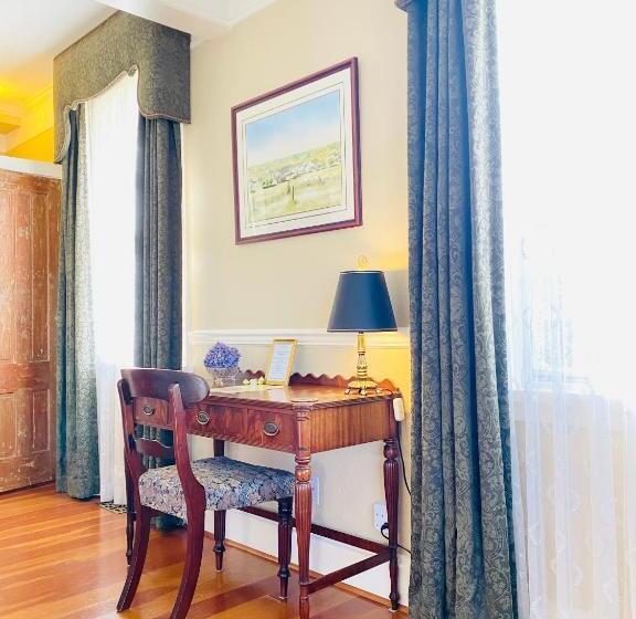 پانسیون Princess And The Pea