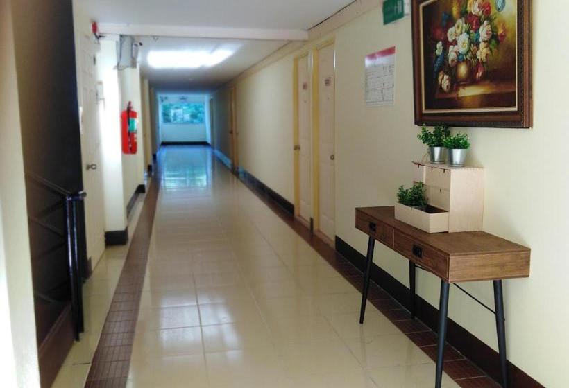 פנסיון Rinradee Place