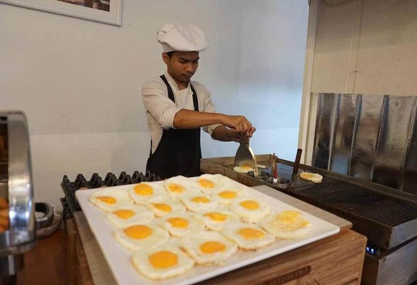 פנסיון Rinradee Place