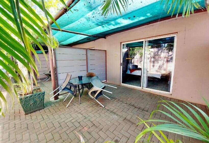 פנסיון Sundown Lodge