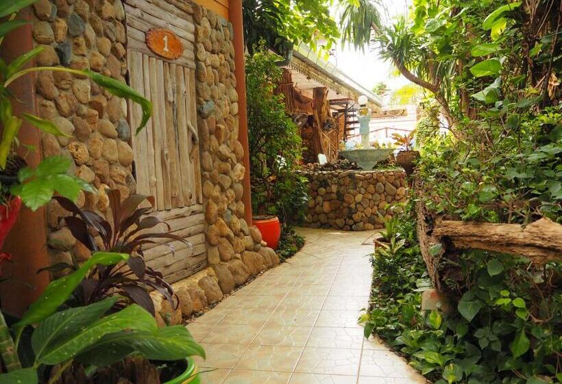 פנסיון Three J Guesthouse