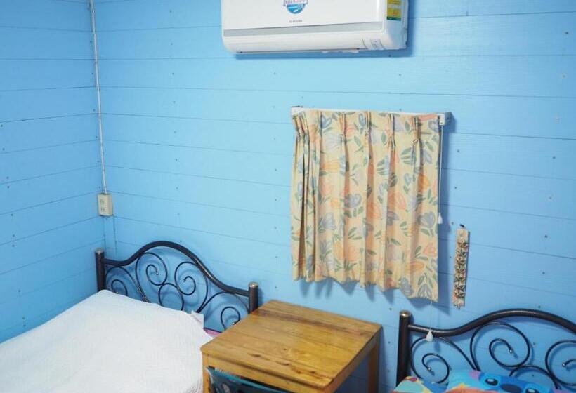 פנסיון Three J Guesthouse