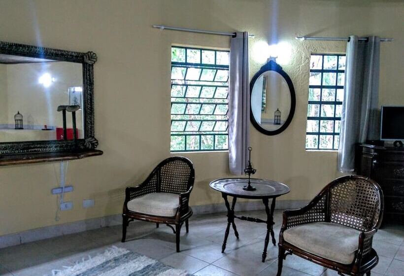 ペンション Villa Serena Bed & Breakfast