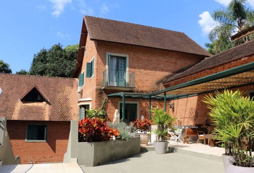 ペンション Villa Serena Bed & Breakfast