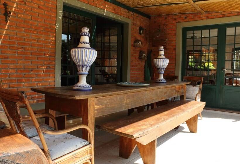 ペンション Villa Serena Bed & Breakfast