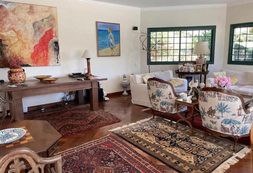 ペンション Villa Serena Bed & Breakfast