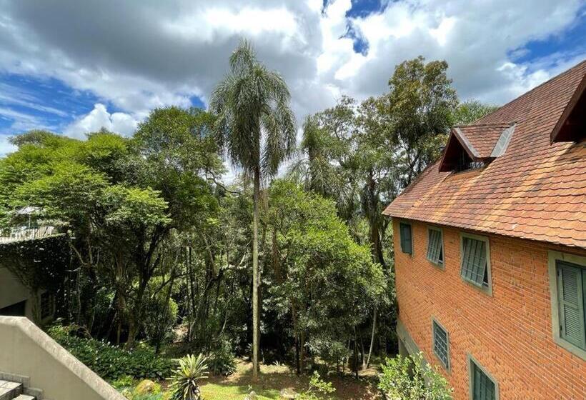 ペンション Villa Serena Bed & Breakfast