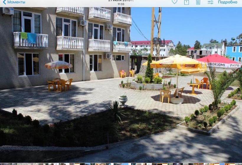 هاستل Chito Gvrito